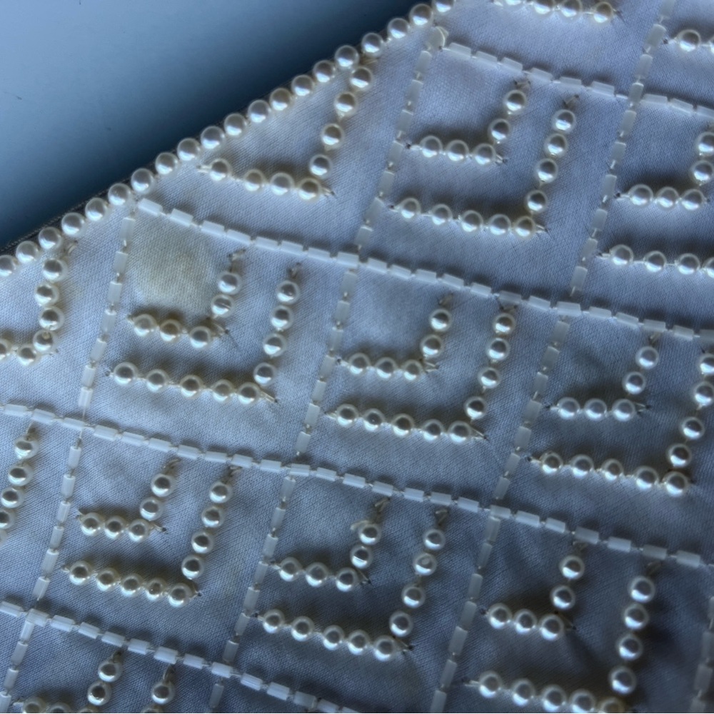 VINTAGE Pearl-Embellished Clutch … contents included - Picture 3 of 5